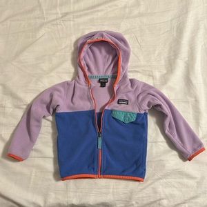 2T Patagonia light weight jacket. Very lightly used - almost zero signs of wear